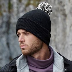 Bonnet doublé avec pompon bicolore en polyester recyclé