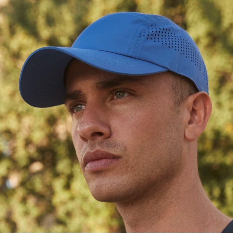 Casquette de sport ajustable en tissu technique léger, séchage rapide